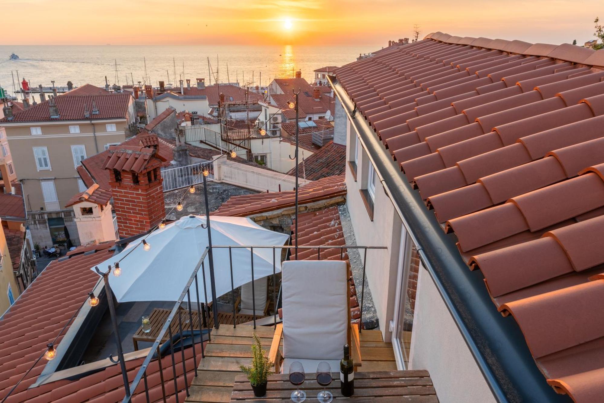 Via Paradiso Apartments Пиран Экстерьер фото